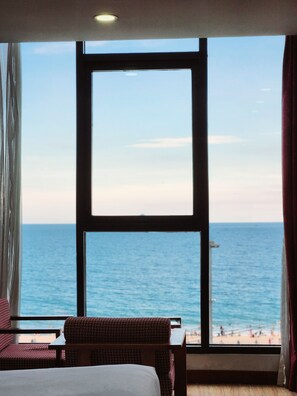 Premier Double or Twin Room, Ocean View | Beach/ocean view - Happy Light Central Nha Trang (Nha Trang)
