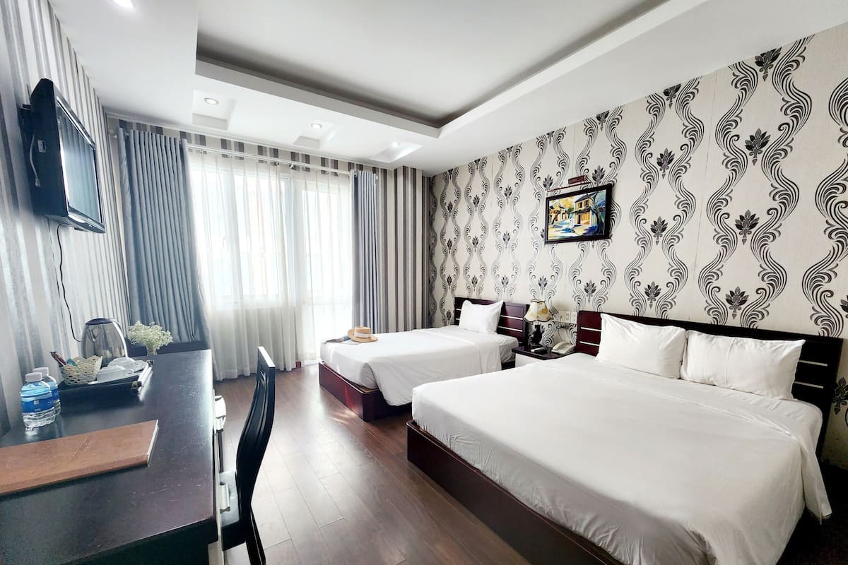 Superior Triple Room | Hypo-allergenic bedding, down comforters, minibar, in-room safe