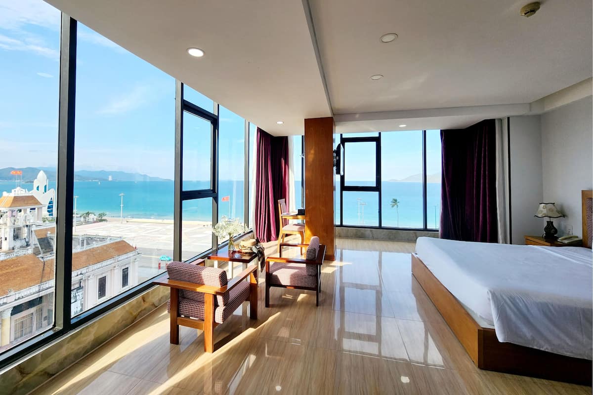 Executive Double or Twin Room, Ocean View | Hypo-allergenic bedding, down comforters, minibar, in-room safe