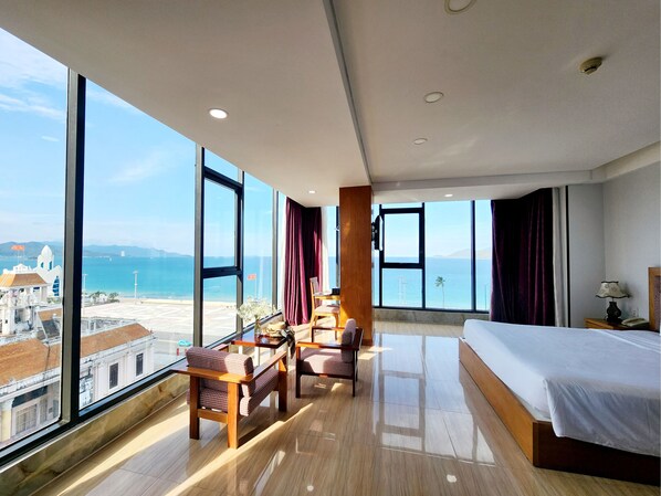 Executive Double or Twin Room, Ocean View | 1 bedroom, hypo-allergenic bedding, down comforters, minibar