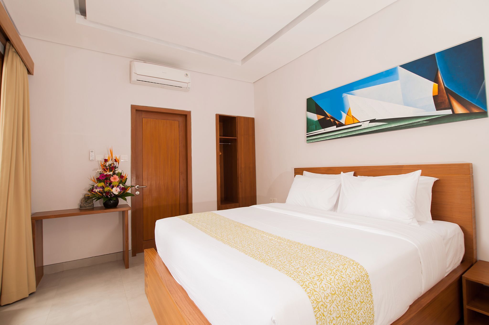 Frigobar, Wi-Fi de cortesia, roupa de cama