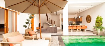 Apple Villa & Suite Seminyak