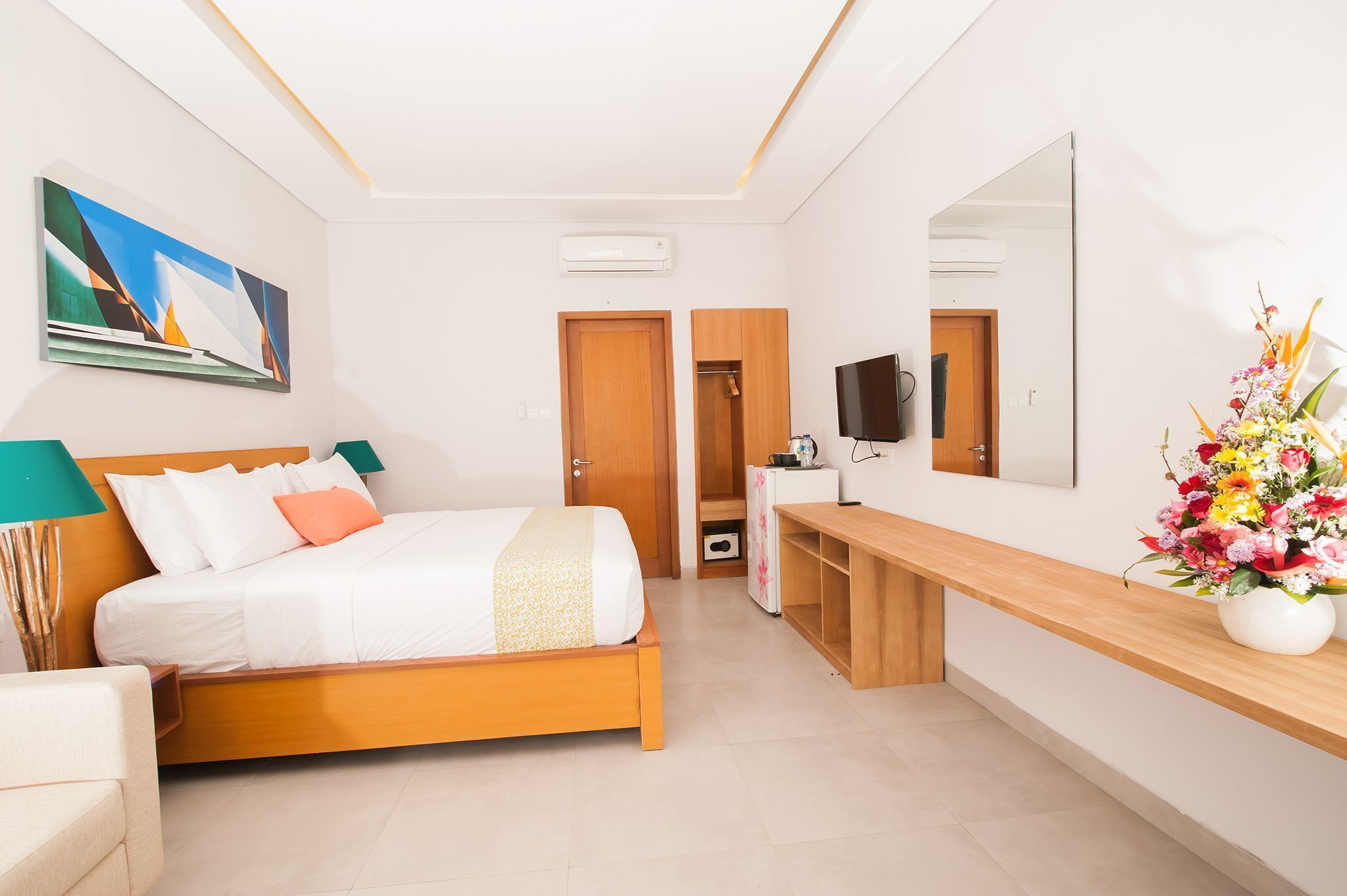 Frigobar, Wi-Fi de cortesia, roupa de cama