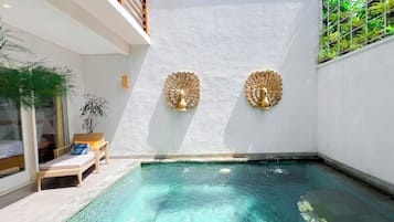 Kolam renang outdoor