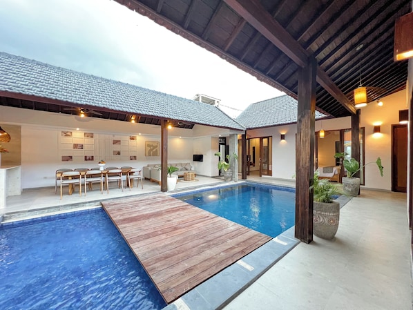 Villa, 5 Bedrooms | Living area | Flat-screen TV