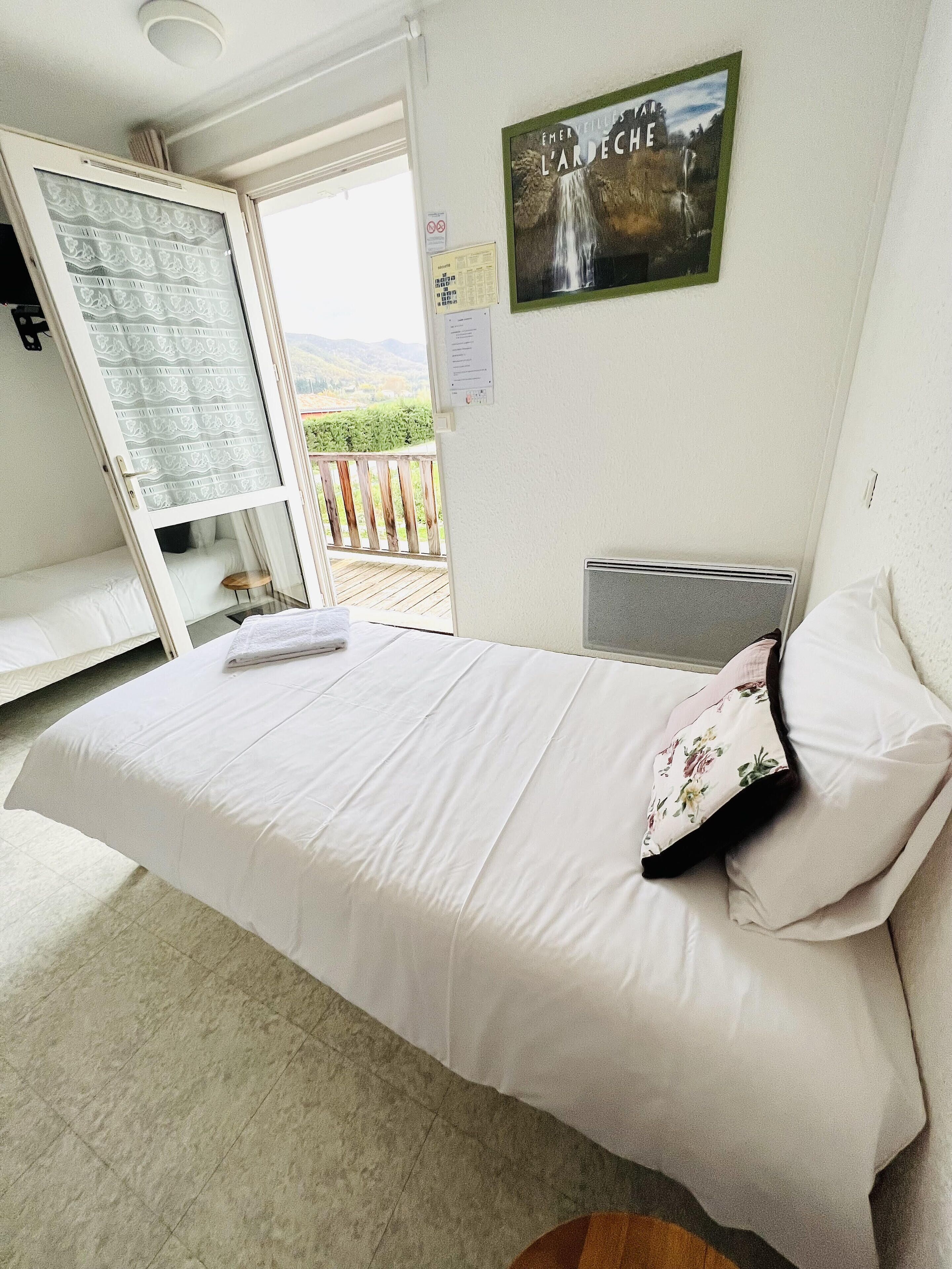 quadruple room | individually decorated, individually furnished, desk, free wifi