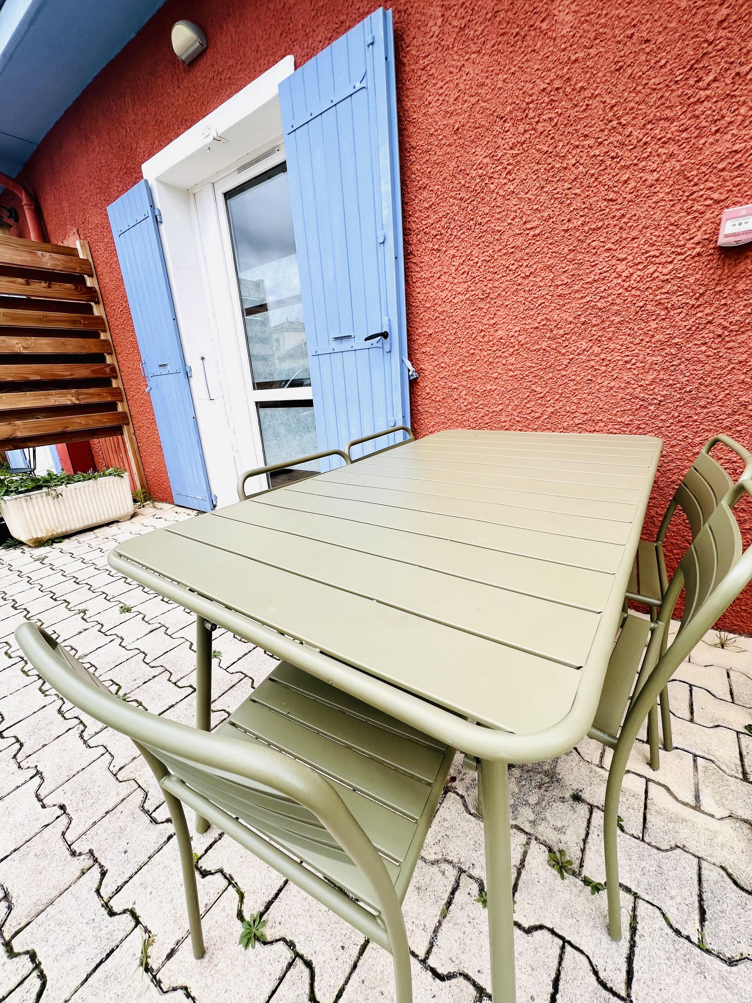 family room | terrace/patio