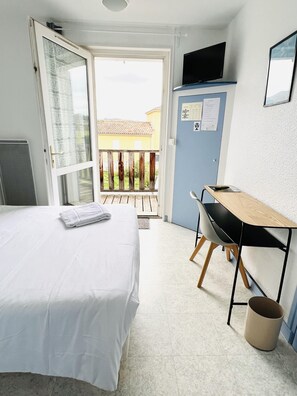 Økonomi-dobbeltrom | Individuelt dekorert, individuelt innredet og skrivebord