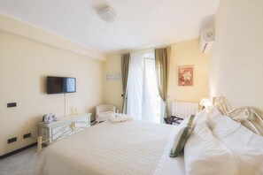 Suite | Verduisterende gordijnen, gratis wifi, beddengoed