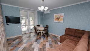 Exclusive Apartment, Multiple Beds, Non Smoking | Living area - Sweet Home rent apartments (Chisinau)