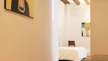 Quarto triplo executivo | Escrivaninha, cortinas blackout, quartos à prova de som