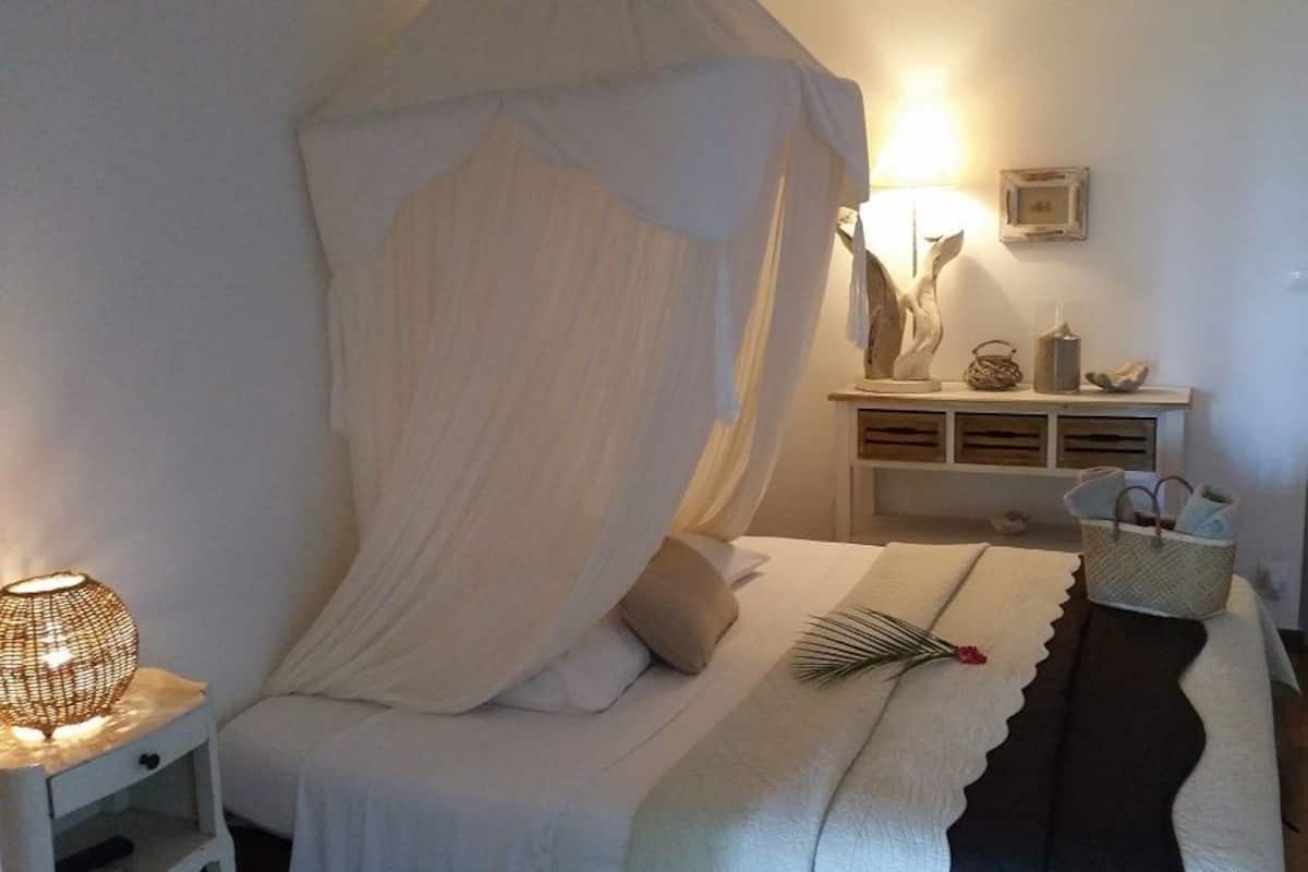 Individually decorated, individually furnished, iron/ironing board