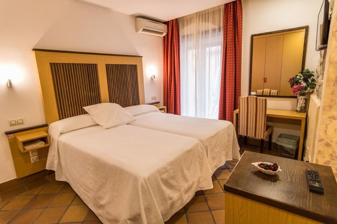 Photo - Antika Snoga