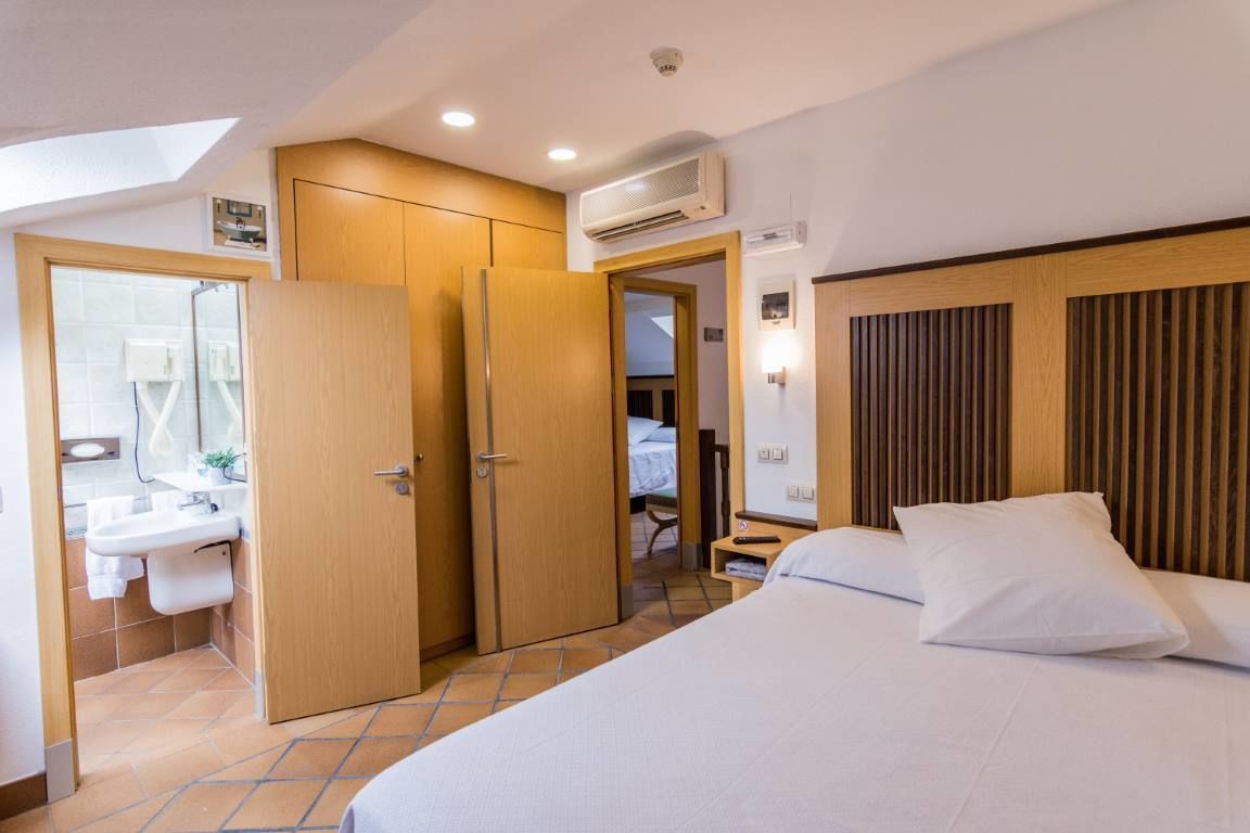 Photo - Antika Snoga