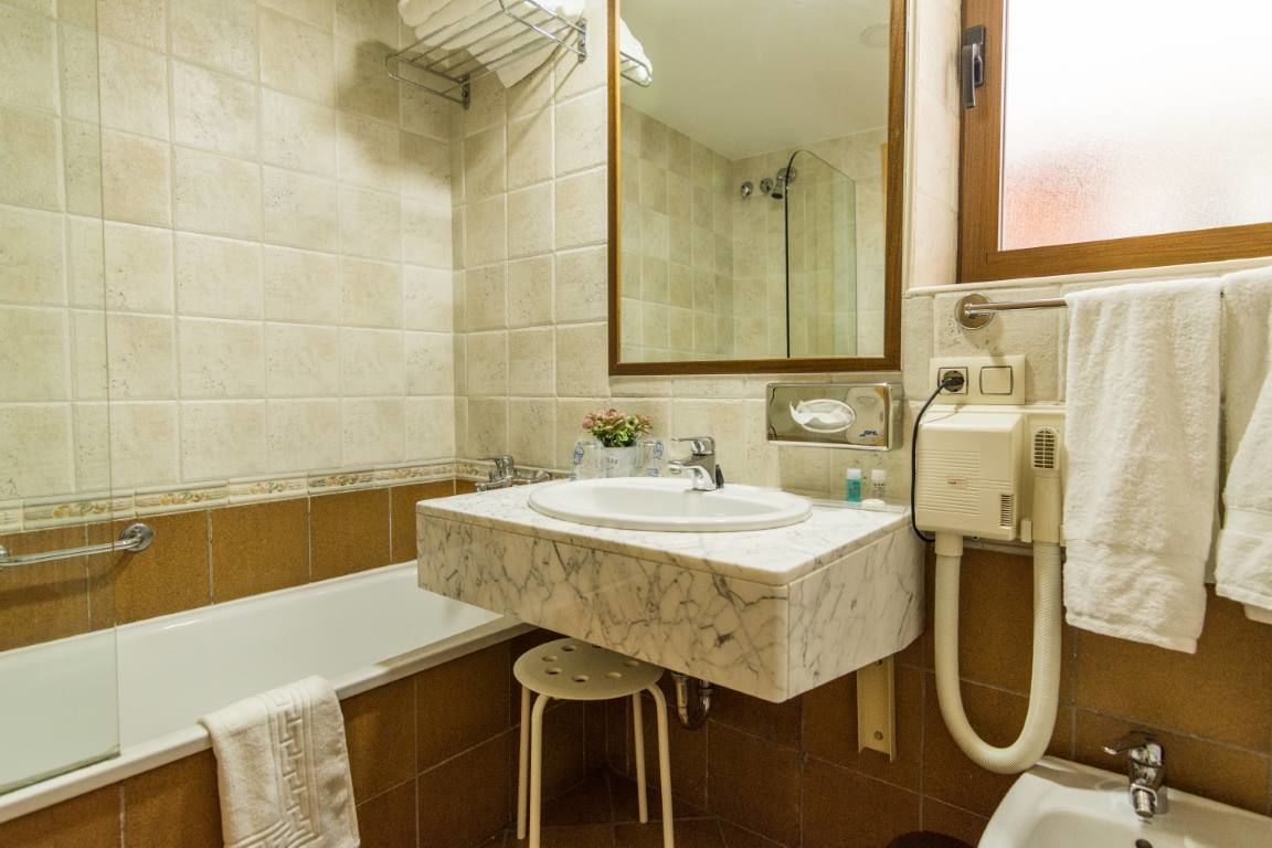 Photo - Antika Snoga