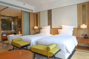 1 bedroom, premium bedding, down comforters, pillowtop beds