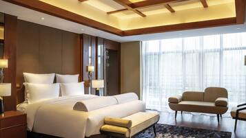 總統套房, 1 張標準雙人床, 無障礙, 露台 | 高級寢具、羽絨被、特厚豪華床墊、迷你吧