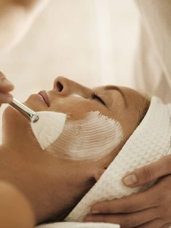 Couples treatment rooms, sauna, hot tub, body treatments, aromatherapy