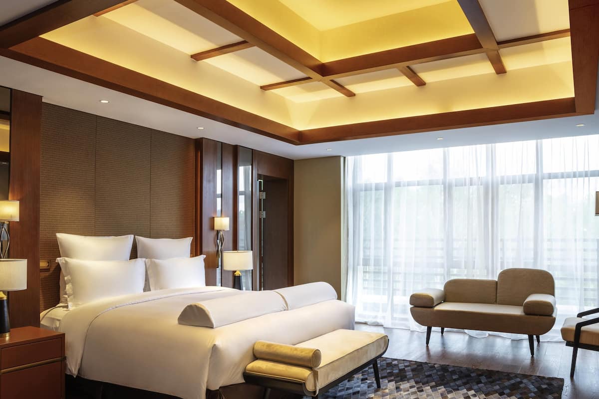 Presidential Suite, 1 Double Bed, Accessible, Balcony | 1 bedroom, premium bedding, down duvets, pillow-top beds