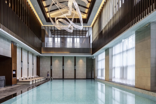 Hồ bơi trong nhà