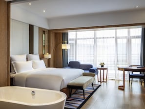 Habitación superior, 1 cama de matrimonio grande | 1 dormitorio, ropa de cama de alta calidad, edredones de plumas