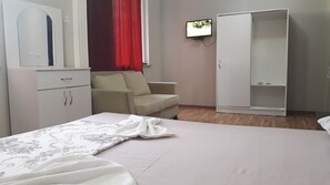 Family Suite | Desk, soundproofing, free WiFi, bed sheets - Europalace (Batumi)
