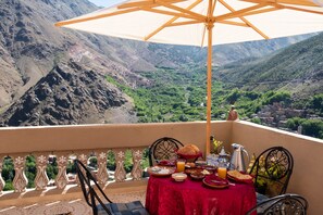 Free daily buffet breakfast - Riad Atlas Panorama (Asni)