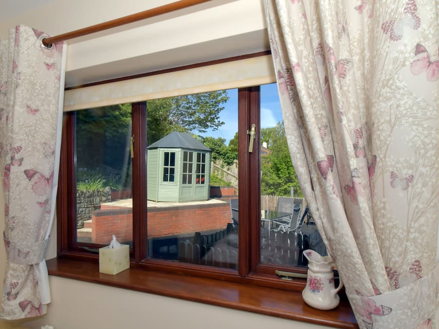 Double Room (En-suite) | Garden view
