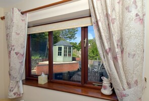 Double Room (En-suite) | Garden view