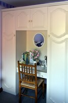 Double Room (Private Bathroom) | Egyptian cotton sheets, premium bedding, memory foam beds