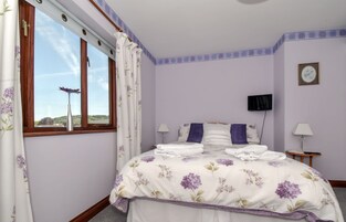 Double Room (Private Bathroom) | Egyptian cotton sheets, premium bedding, memory foam beds