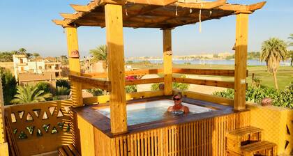 Jewel Howard Carter Hotel