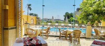 Jewel Howard Carter Hotel