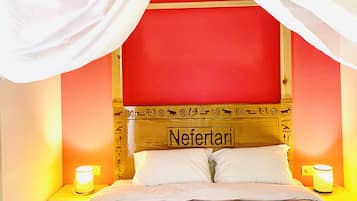 Hypo-allergenic bedding, minibar, individually decorated