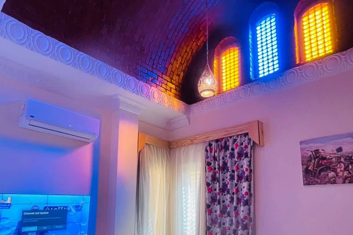 Ropa de cama hipoalergénica, minibar y decoración personalizada