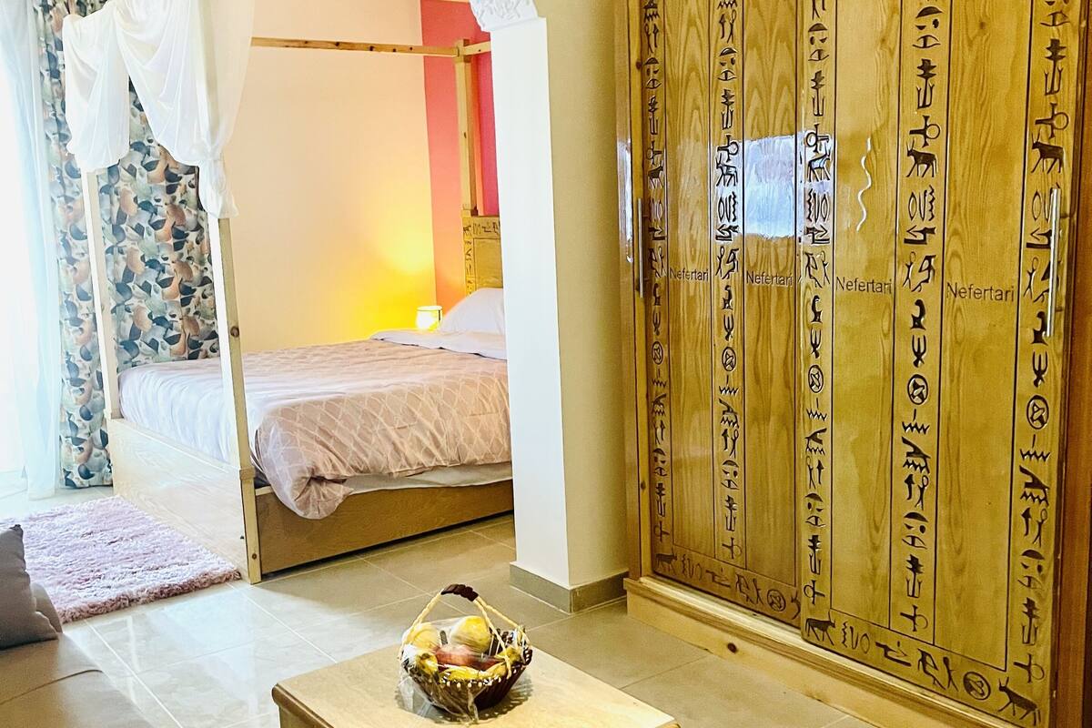 junior studio suite, non smoking, river view | living area | lcd tv, first-run films