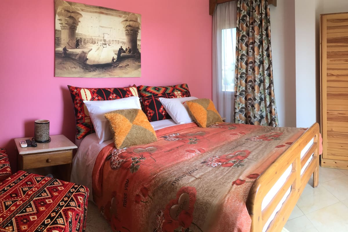 Tutankamun Deluxe Studio Suite | Hypo-allergenic bedding, minibar, individually decorated
