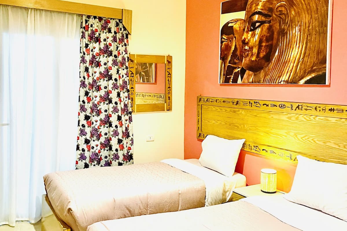 Comfort Double Room, 2 Twin Beds, Non Smoking | Bathroom | Shower, hair dryer, bidet, towels