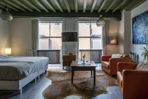 Sistema de insonorización, wifi gratis y ropa de cama 