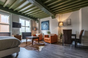 Sistema de insonorización, wifi gratis y ropa de cama 