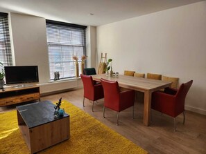 Apartamento Deluxe, 1 habitación, vistas al patio, en la zona del patio | Sistema de insonorización, wifi gratis, ropa de cama