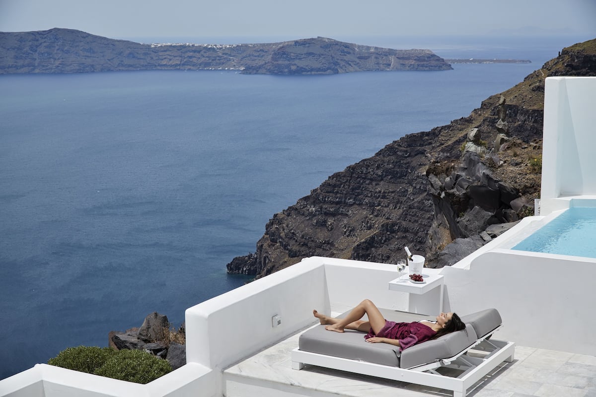 เอ็กเซกคิวทีฟวิลล่า, 3 ห้องนอน (Infinity Pool & Caldera view) | ระเบียง