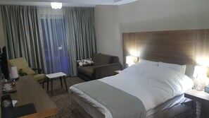 Soundproofing, free WiFi, bed sheets