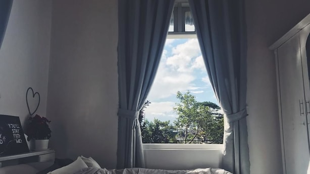 Basic Double Room, 1 Double Bed, Shared Bathroom, Mountain View - The Balcony BnB (Lam Vien - Da Lat)