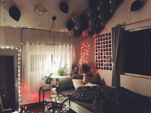 ห้องเบสิกดับเบิล, เตียงใหญ่ 1 เตียง, ห้องน้ำรวม, วิวภูเขา | ห้องพักตกแต่งอย่างมีเอกลักษณ์, ตกแต่งพิเศษโดยเฉพาะ, โต๊ะทำงาน