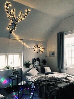 Standard Quadruple Room, Shared Bathroom | Individually decorated, individually furnished, desk, iron/ironing board