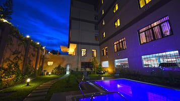 Outdoor pool, open 6:30 AM to 7 PM, sun loungers