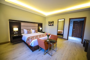 1 bedroom, in-room safe, individually furnished, desk