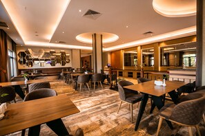Breakfast, lunch and dinner served - Athena Hotel Kampala (Kampala)