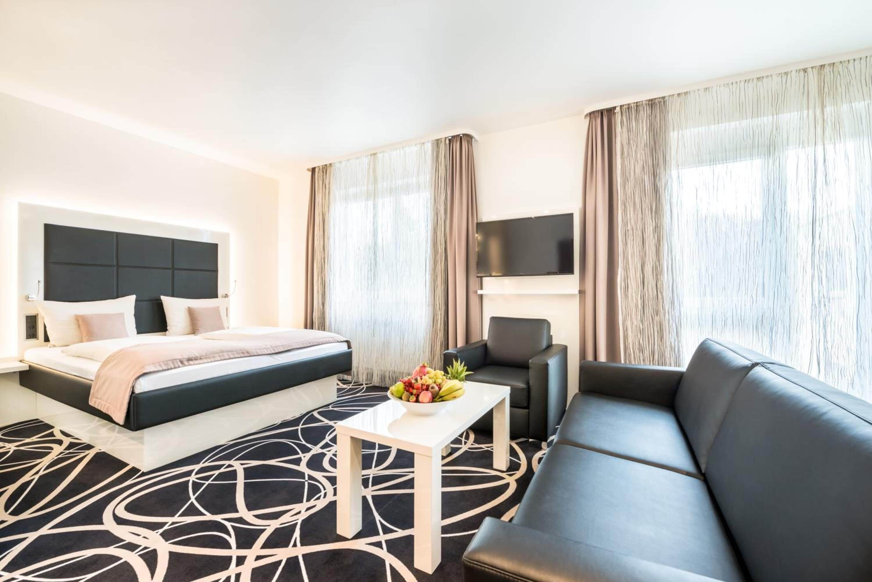 1 bedroom, in-room safe, blackout curtains, soundproofing